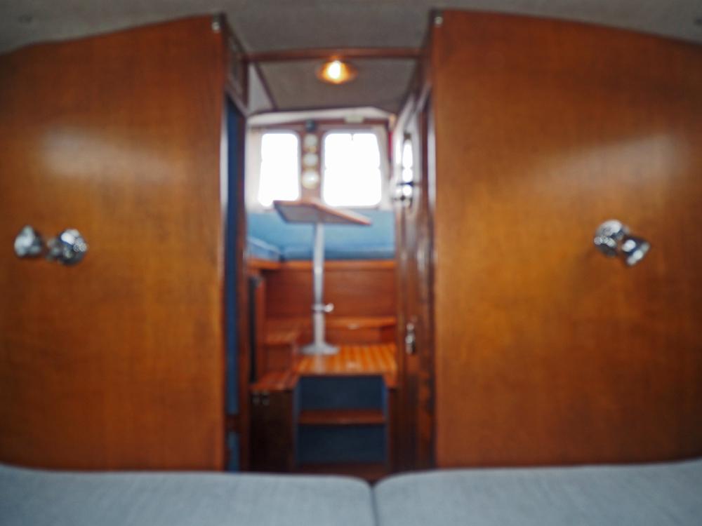 Cabin en avant, H&eacute;bergements